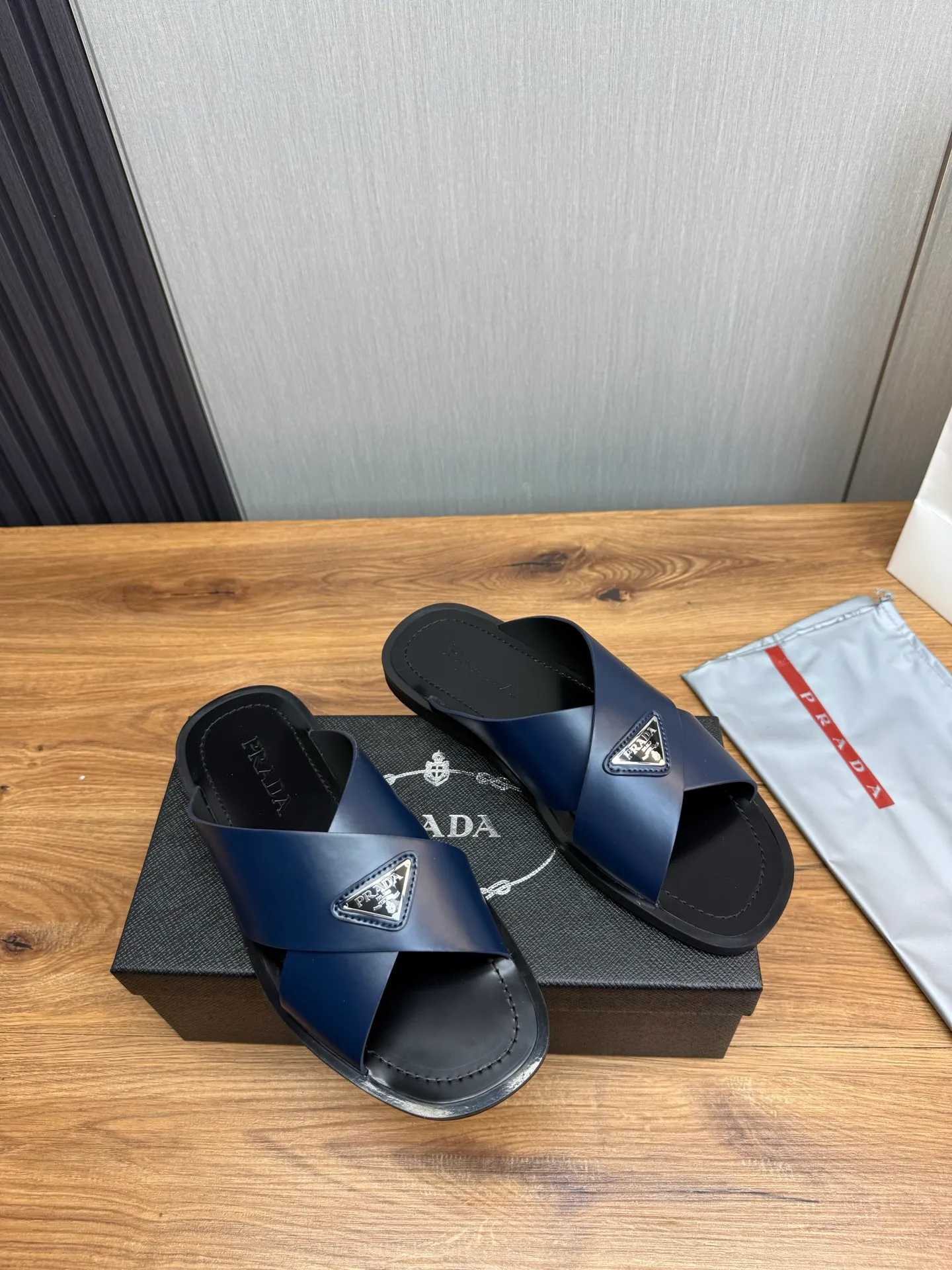 Factory price 340💰 ＰＲＡＤＡPrada - popular men's slippers hot sale 🔥 🩴Official website one to one production 38-45 sizes 45 46 🉑️Customized!